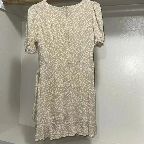 Dress - Picture 5 of 6